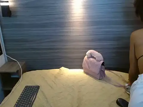 Snapshot of Penelopee_Rouse chatting on 11/23/25, 12:53 Penelopee Rouse online show from 11/23/25, 12:53