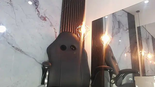 Penelopee Rouse online show from 03/31/26, 07:27