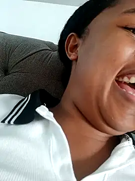 Snapshot of MoniqueMulberry chatting on 11/20/25, 07:25 MoniqueMulberry online show from 11/20/25, 07:25