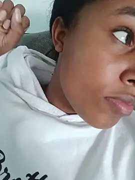 Snapshot of MoniqueMulberry chatting on 10/30/25, 07:33 MoniqueMulberry online show from 10/30/25, 07:33