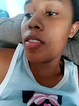 Snapshot of MoniqueMulberry chatting on 11/14/25, 07:39 MoniqueMulberry online show from 11/14/25, 07:39