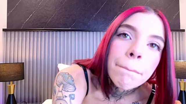 Snapshot of Meganreed_ chatting on 05/19/26, 10:28 Meganreed online show from 05/19/26, 10:28