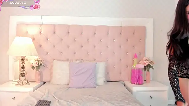 CaterinaRomano online show from 11/08/25, 02:53