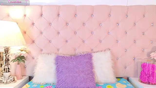 CaterinaRomano online show from 12/16/25, 03:05