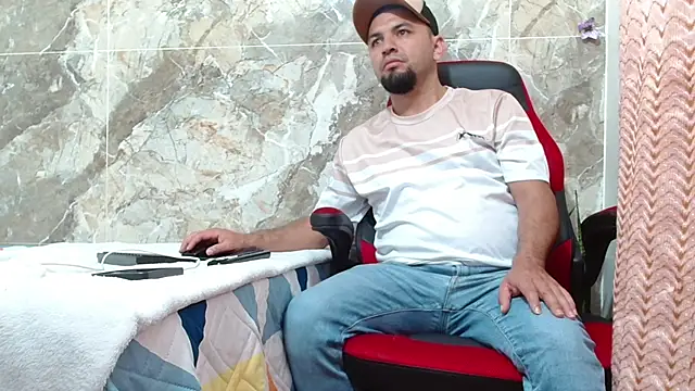 Snapshot of smitdleds1130 chatting on 09/12/25, 09:14 smitdleds1130 online show from 09/12/25, 09:14