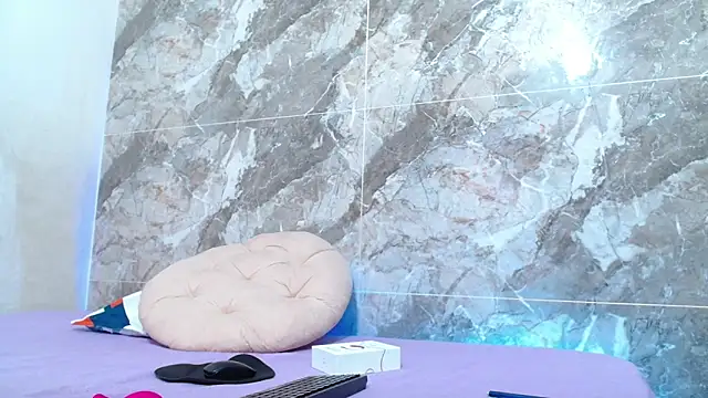 Snapshot of smitdleds1130 chatting on 10/02/25, 12:58 smitdleds1130 online show from 10/02/25, 12:58