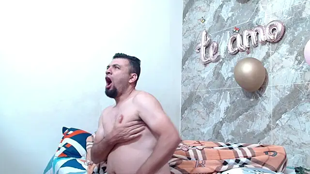 Snapshot of smitdleds1130 chatting on 09/21/25, 02:17 smitdleds1130 online show from 09/21/25, 02:17