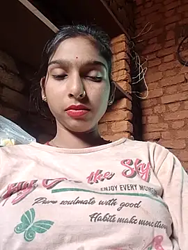 Snapshot of Yatiksha_Beby chatting on 10/20/25, 08:37 Yatiksha Beby online show from 10/20/25, 08:37