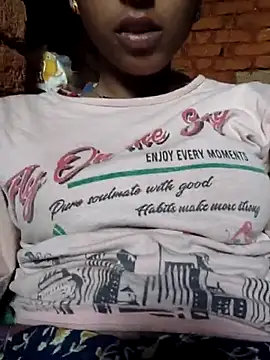 Snapshot of Yatiksha_Beby chatting on 10/10/25, 07:31 Yatiksha Beby online show from 10/10/25, 07:31