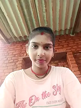 Snapshot of Yatiksha_Beby chatting on 09/21/25, 12:32 Yatiksha Beby online show from 09/21/25, 12:32