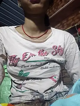 Snapshot of Yatiksha_Beby chatting on 12/18/25, 03:38 Yatiksha Beby online show from 12/18/25, 03:38