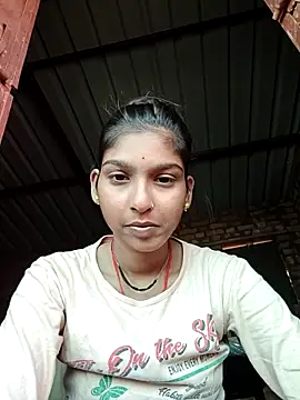 Snapshot of Yatiksha_Beby chatting on 09/25/25, 05:57 Yatiksha Beby online show from 09/25/25, 05:57