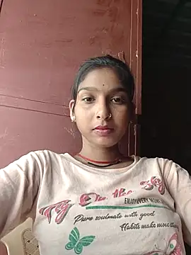 Snapshot of Yatiksha_Beby chatting on 10/14/25, 09:32 Yatiksha Beby online show from 10/14/25, 09:32