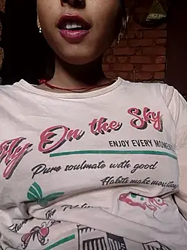 Snapshot of Yatiksha_Beby chatting on 11/19/25, 07:30 Yatiksha Beby online show from 11/19/25, 07:30