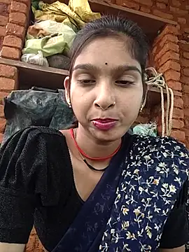 Snapshot of Yatiksha_Beby chatting on 10/31/25, 06:32 Yatiksha Beby online show from 10/31/25, 06:32