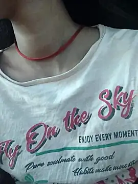 Snapshot of Yatiksha_Beby chatting on 12/14/25, 08:20 Yatiksha Beby online show from 12/14/25, 08:20