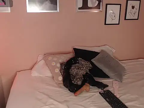 Snapshot of biancaleblanc chatting on 11/05/25, 12:41 biancaleblanc online show from 11/05/25, 12:41