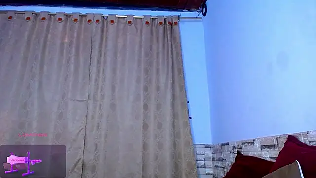 DaraKat18 online show from 11/17/25, 10:25