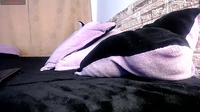 DaraKat18 online show from 04/16/26, 10:34