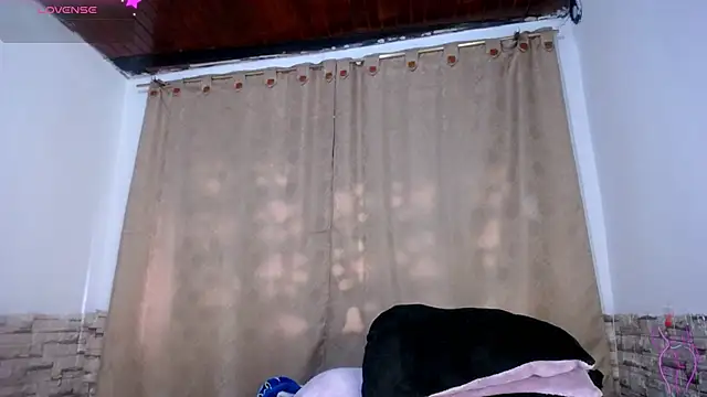 DaraKat18 online show from 03/19/26, 10:32