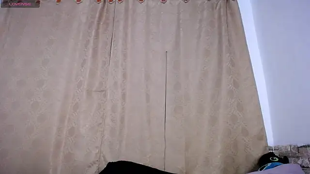 DaraKat18 online show from 04/21/26, 02:03