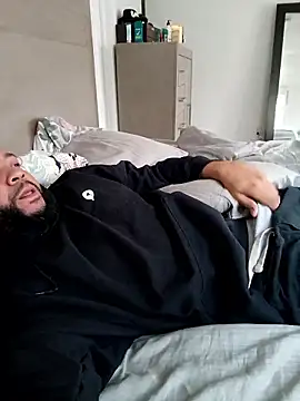 tripping385 online show from 11/11/25, 01:39