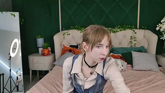 Beverly Gomes online show from 10/31/25, 10:45