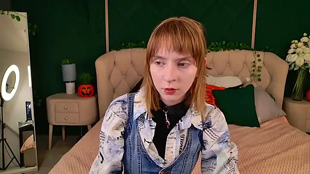 Beverly Gomes online show from 10/20/25, 03:45