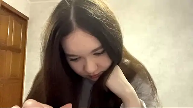 Snapshot of Pikmigirl18 chatting on 09/21/25, 02:00 Pikmigirl18 online show from 09/21/25, 02:00