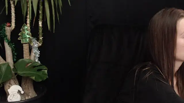 lola skyxh online show from 12/04/25, 09:58