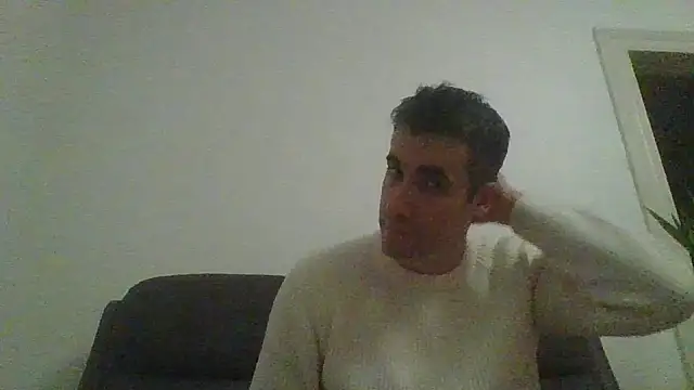 JulioIsHere4you online show from 11/06/25, 08:13