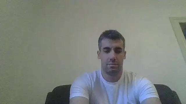 Snapshot of JulioIsHere4you chatting on 10/12/25, 03:24 JulioIsHere4you online show from 10/12/25, 03:24