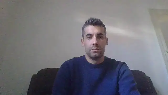 Snapshot of JulioIsHere4you chatting on 10/18/25, 10:28 JulioIsHere4you online show from 10/18/25, 10:28