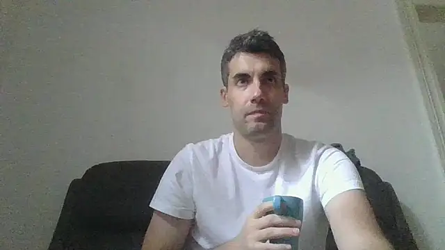 Snapshot of JulioIsHere4you chatting on 09/13/25, 01:44 JulioIsHere4you online show from 09/13/25, 01:44