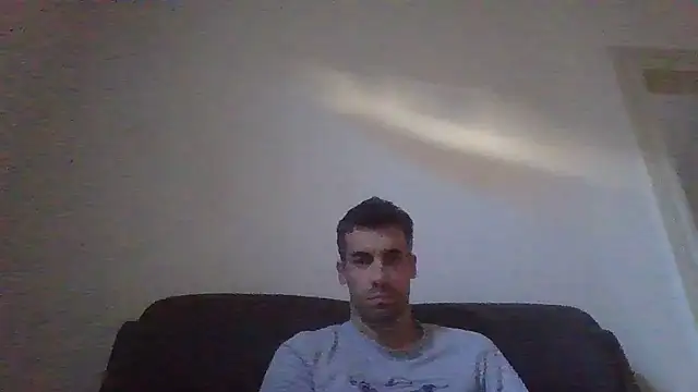 Snapshot of JulioIsHere4you chatting on 09/19/25, 06:50 JulioIsHere4you online show from 09/19/25, 06:50
