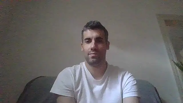 JulioIsHere4you online show from 10/26/25, 01:55