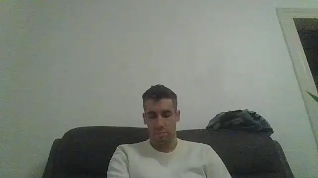 JulioIsHere4you online show from 12/16/25, 07:56