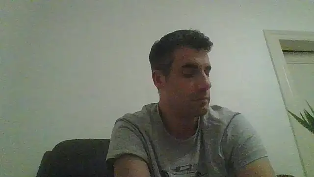 JulioIsHere4you online show from 11/13/25, 02:04