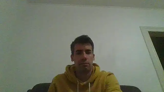 Snapshot of JulioIsHere4you chatting on 10/02/25, 03:32 JulioIsHere4you online show from 10/02/25, 03:32