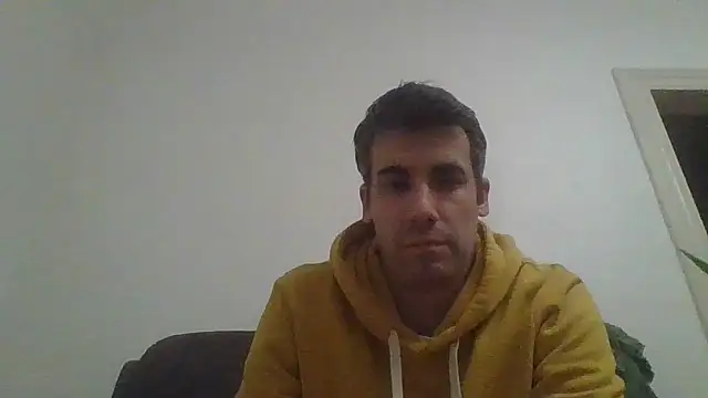 JulioIsHere4you online show from 12/03/25, 09:03