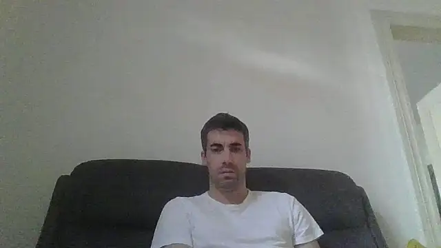 Snapshot of JulioIsHere4you chatting on 10/04/25, 09:22 JulioIsHere4you online show from 10/04/25, 09:22