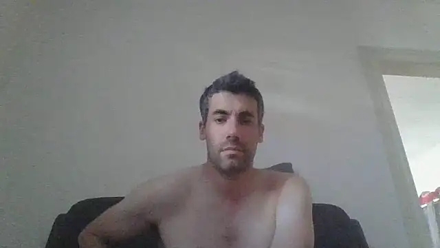 JulioIsHere4you online show from 05/24/26, 09:42