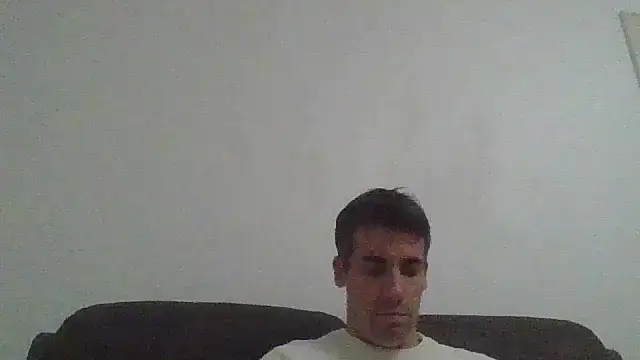 Snapshot of JulioIsHere4you chatting on 10/05/25, 05:36 JulioIsHere4you online show from 10/05/25, 05:36