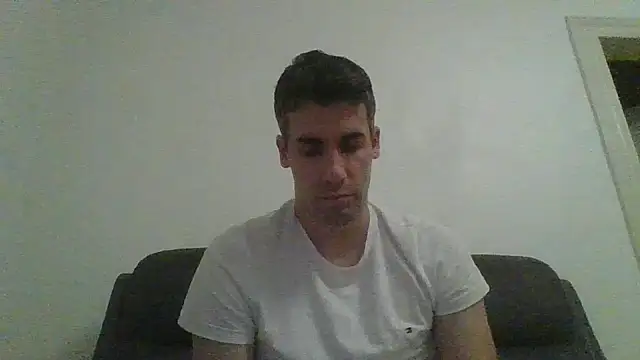 Snapshot of JulioIsHere4you chatting on 09/21/25, 03:44 JulioIsHere4you online show from 09/21/25, 03:44