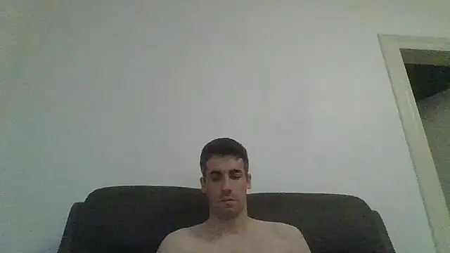 Snapshot of JulioIsHere4you chatting on 09/21/25, 03:50 JulioIsHere4you online show from 09/21/25, 03:50