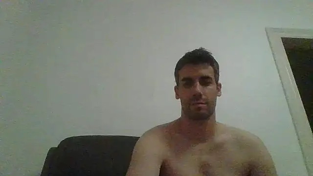 Snapshot of JulioIsHere4you chatting on 09/19/25, 06:56 JulioIsHere4you online show from 09/19/25, 06:56