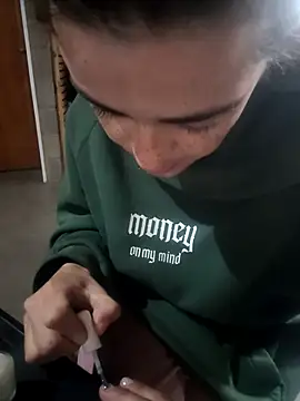 Almendrasexy online show from 10/27/25, 06:20