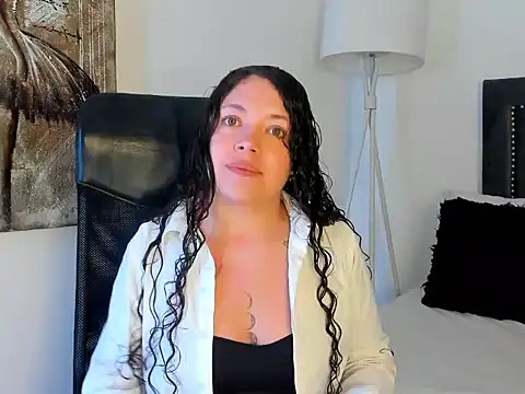 Snapshot of RubyStrong chatting on 02/15/26, 11:42 RubyStrong online show from 02/15/26, 11:42