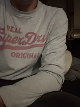 Snapshot of ruberofre chatting on 11/06/25, 12:58 ruberofre online show from 11/06/25, 12:58