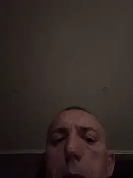 Snapshot of ruberofre chatting on 10/11/25, 11:06 ruberofre online show from 10/11/25, 11:06